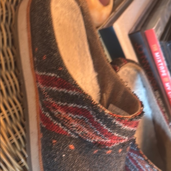 Merrell Patterned Slip-On Shoes - Picture 4 of 6